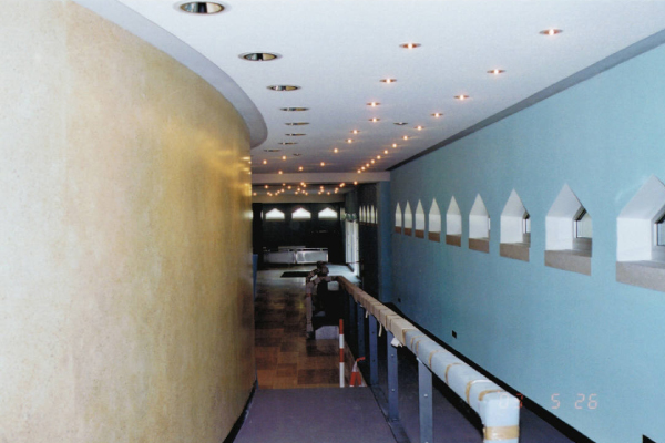 Unteres Foyer-Wandelgang-Ölpartine